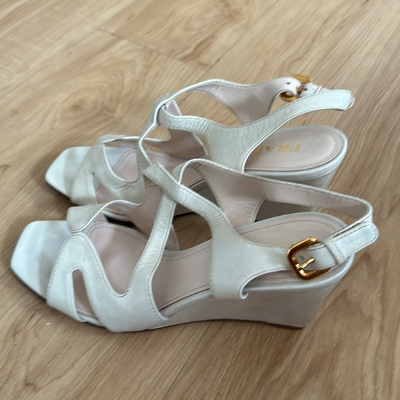 Prada Sandal beige . New . Never used . 39 size 8,5 - Picture 2 of 6